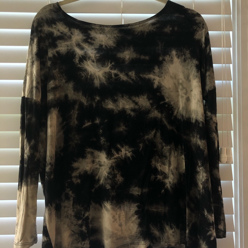 Vestique Tie Dye Long Sleeve
